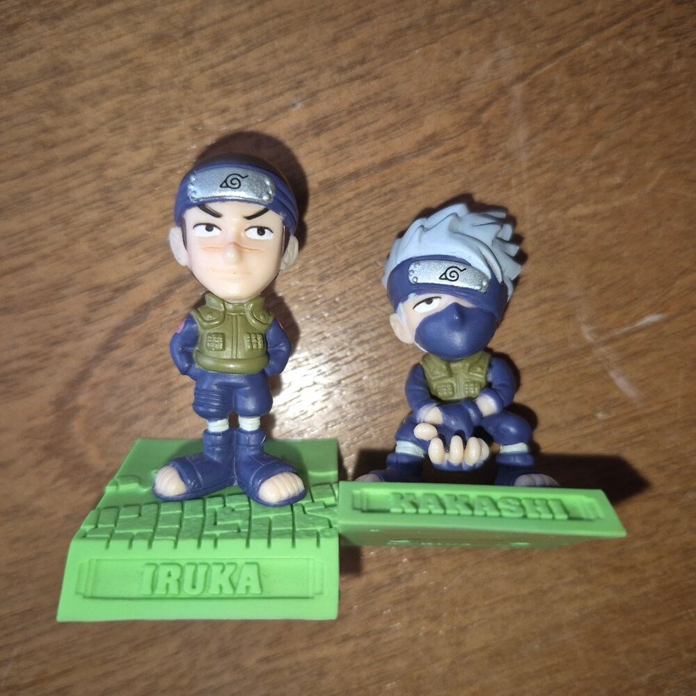Anime Naruto mini figure Iruka and Kakashi from 2002